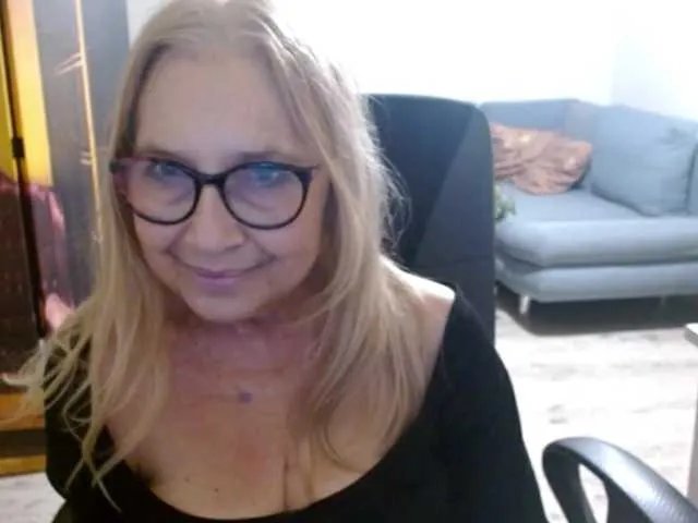 Offline BlondeSofia on BongaCams