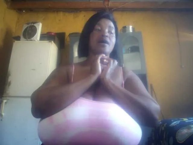 Melonboobs1 on BongaCams