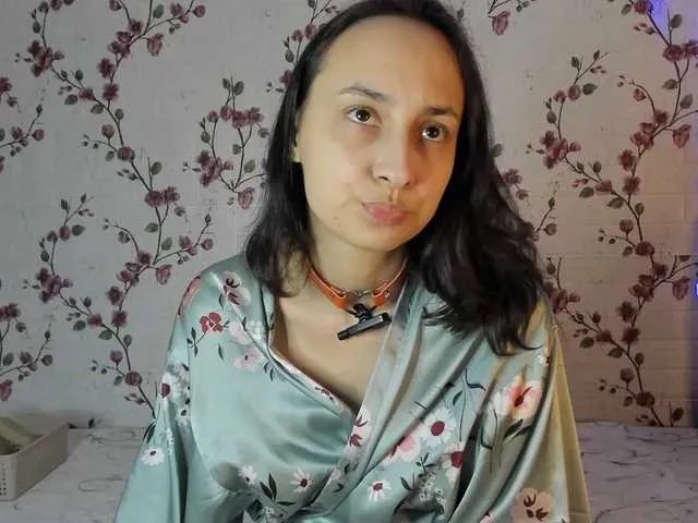 Freechat ReginaShine on BongaCams