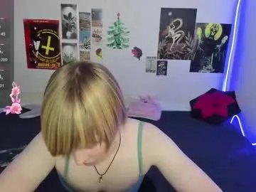 cattie_w_ — GOAL: Tease my top [41 tokens remaining] Welcome to my room! #nonude #blonde #young #new #feet