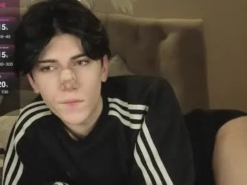oliver_star_boy — GOAL: CUUUMSHOW [1300 tokens remaining] Welcome my room, pvt in open #twink #skinny #lovense #young #bigdick