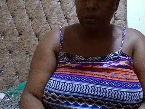 _Ella20 on StripChat