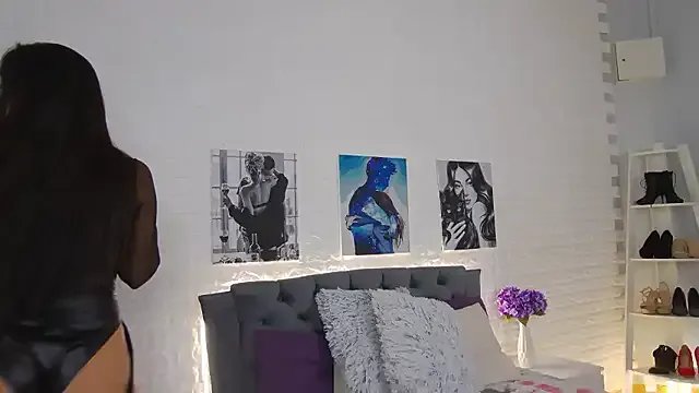 Agnessa on StripChat