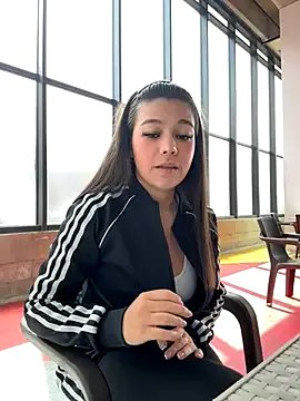 Alyshanon18 on StripChat