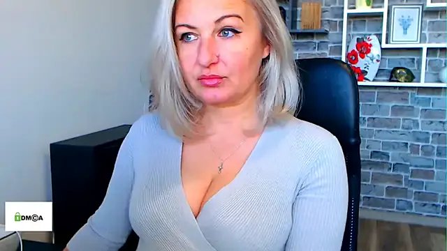 angel_devil_milf on StripChat