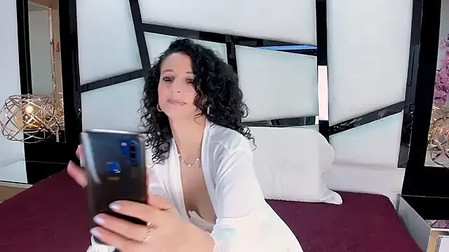 AriannaRussell_ — Play with my clit 