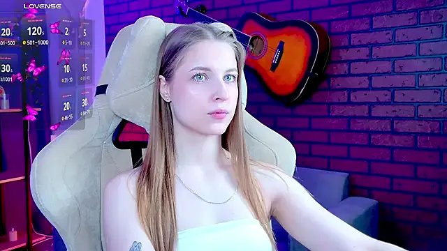 Freechat CuteMousee on StripChat