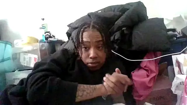 StripChat dezzidavill is Freechat dezzidavill — take top off