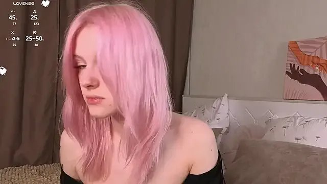 EdlaHewell on StripChat