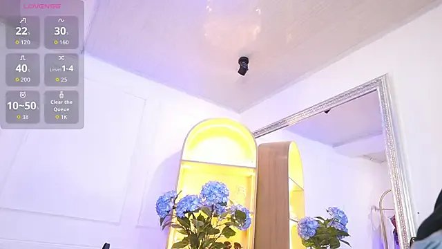 elasummer on StripChat