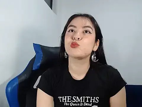 StripChat EloiseJun is Freechat EloiseJun — Boobs massage with oil