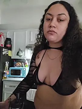 honeeyyy_pot on StripChat