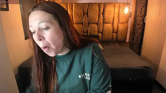 Private Isa_Thompson__ on StripChat