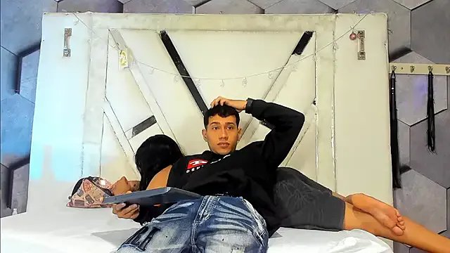 JamesAndHannah — Freechat on StripChat