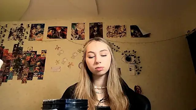 JanelBray — fuck my tongue with my fingers