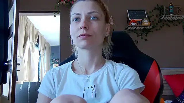 Freechat karo123421 on StripChat