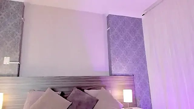 MiilaBlake on StripChat