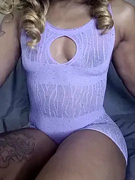 MILFCandy on StripChat