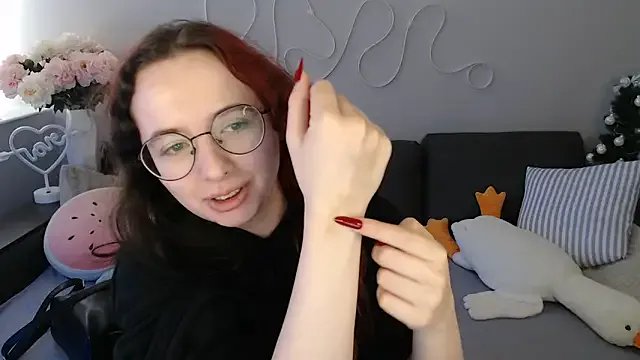 StripChat Mini_Diva is Freechat Mini_Diva — Play with pussy
