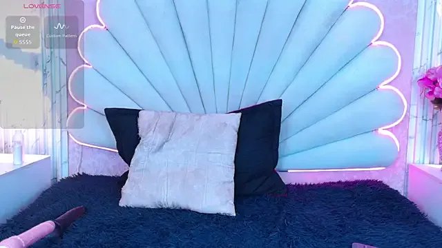 Freechat MisRoos on StripChat