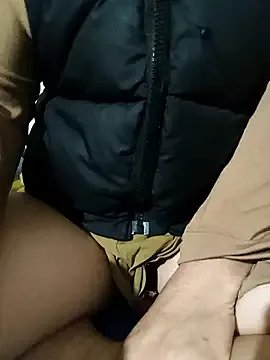 Mona8386 on StripChat