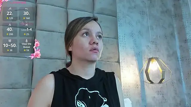 Sky_Junne on StripChat