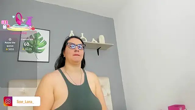 Soe_Lara on StripChat