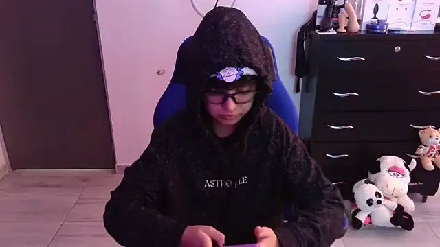 thomascooper7 on StripChat