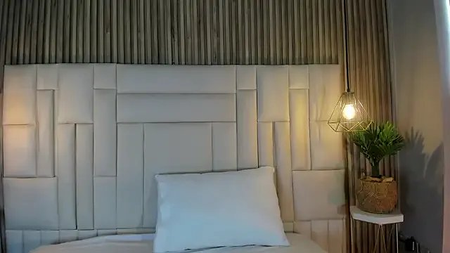 VenuzSofia — fuck ass with glass dildo