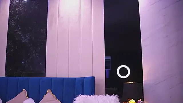 XenaBloom on StripChat