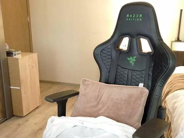 Cute Amex369 wants you to fuck her body now Amex369 from BongaCams