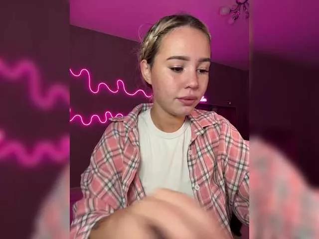 Watch AmyGlad, she wants to masturbate for you AmyGlad from BongaCams