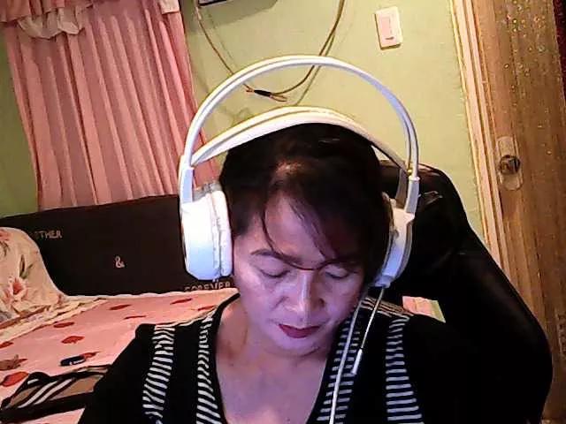Arriane116 on BongaCams 