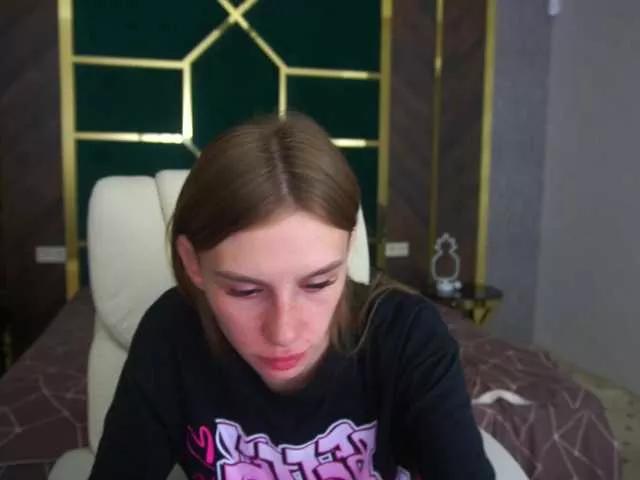 AsoftMoan on BongaCams