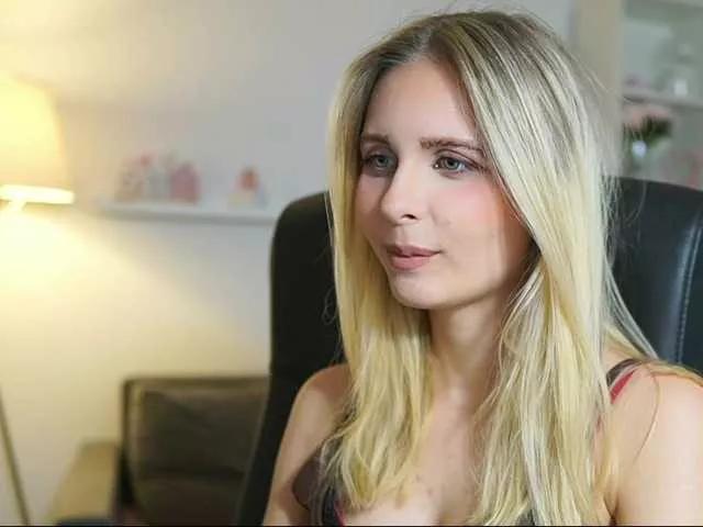 catecrago on BongaCams