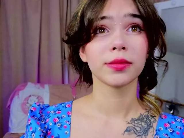 CoralineJones on BongaCams 