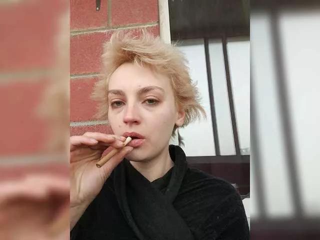 DeenaVin on BongaCams