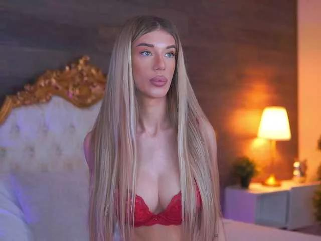 EllieRedd from BongaCams