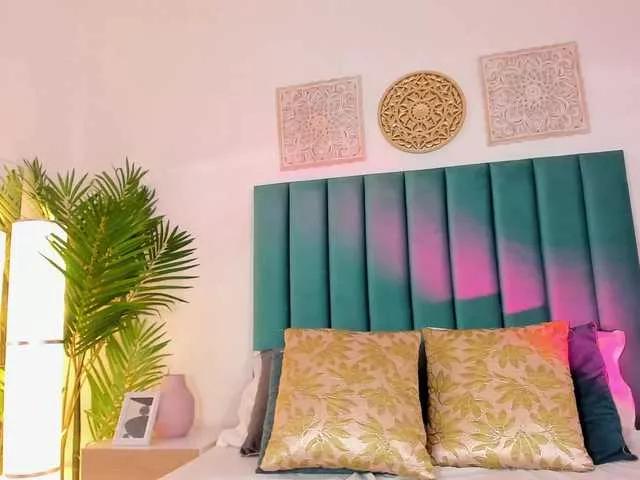 Masturbate to 20 years old EmaaTaylor from BongaCams EmaaTaylor from BongaCams