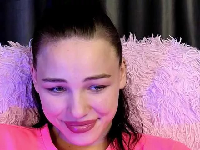 EmilyLuxxxury from BongaCams