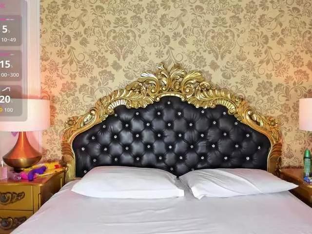 Admire hot performer HatsaJones HatsaJones from BongaCams