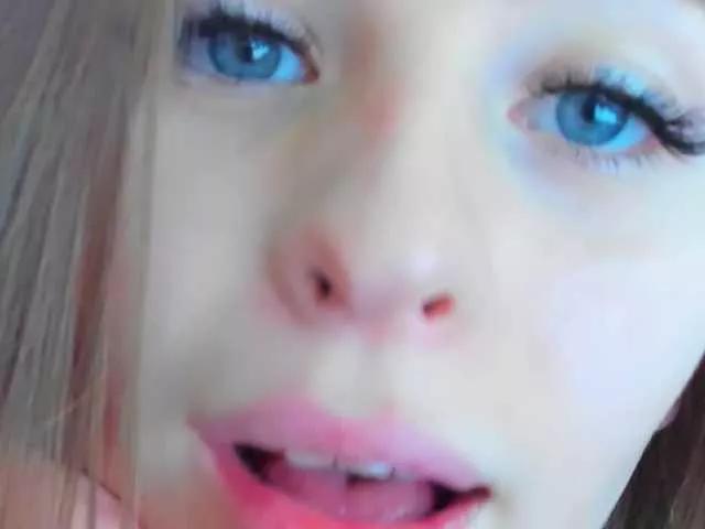 Jennifer-shy4 on BongaCams