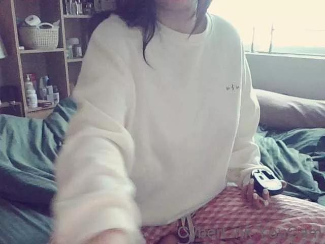 Jenny8899 on BongaCams 