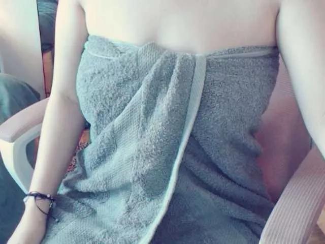 Jenny8899 on BongaCams 