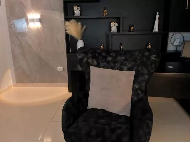JuliaBaxter on BongaCams 