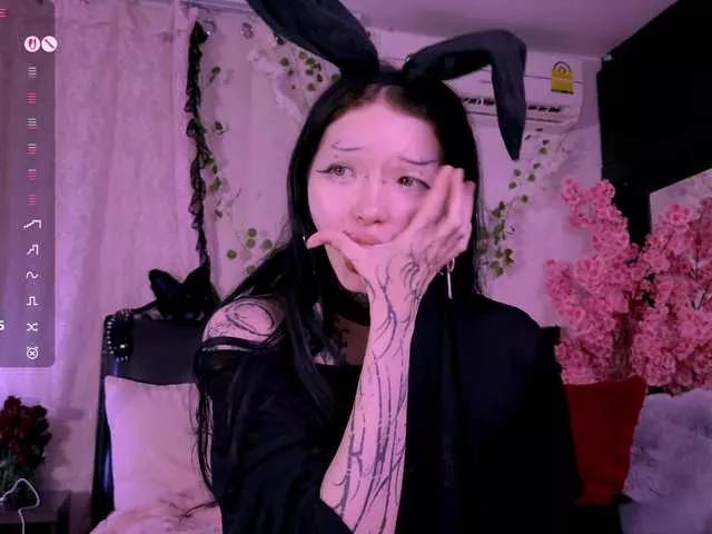 Masturbate to Leinbone, she wants to masturbate for you Leinbone from BongaCams