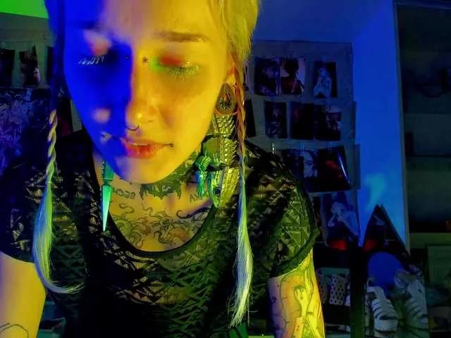 LittleSpaceMouse- on BongaCams 