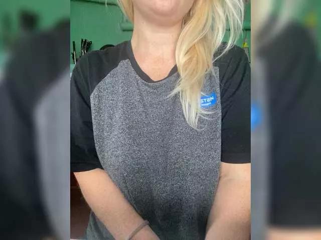 Love-baby from BongaCams