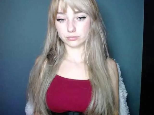 Hot LuciaLovely wants you to fuck her body now LuciaLovely from BongaCams