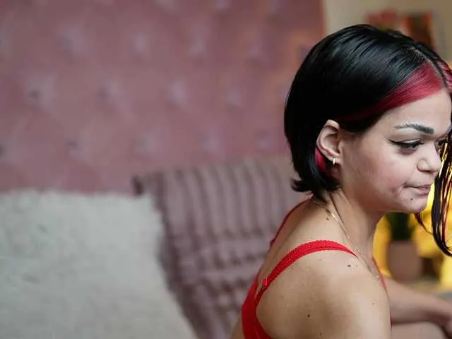 MaiaMini on BongaCams 